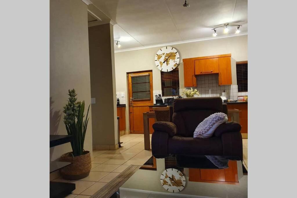 Plush Private Home Полокване Экстерьер фото