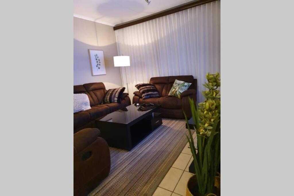 Plush Private Home Полокване Экстерьер фото